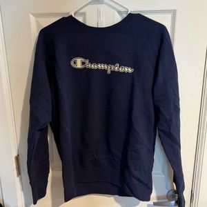 Navy blue Women’s Champion Crewneck Size Medium